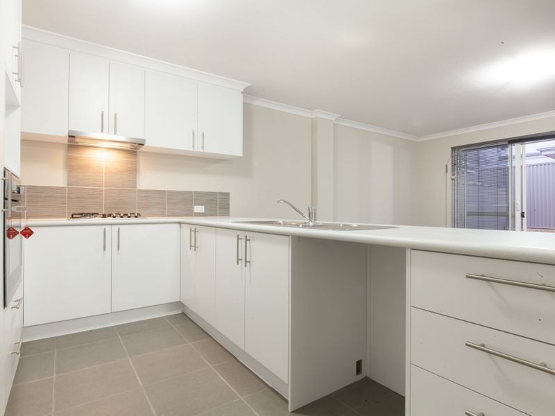 7 Gaffin Way, Kwinana Town Centre WA 6167