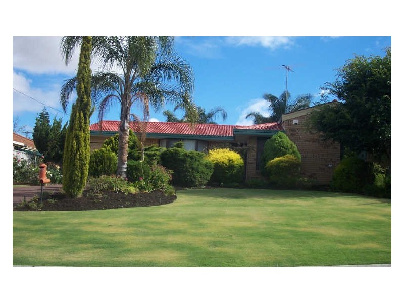 5 Cowlishaw Rise, Parmelia WA 6167