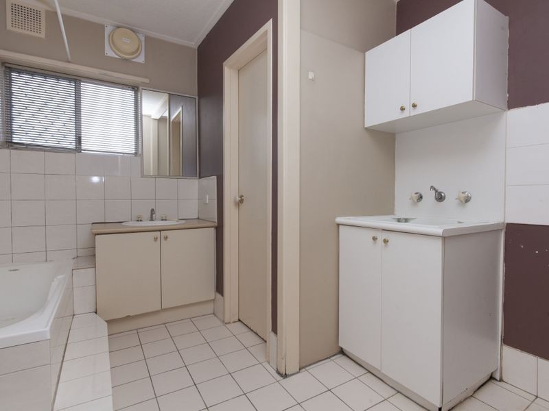 20/4 Canham Way, Orelia WA 6167