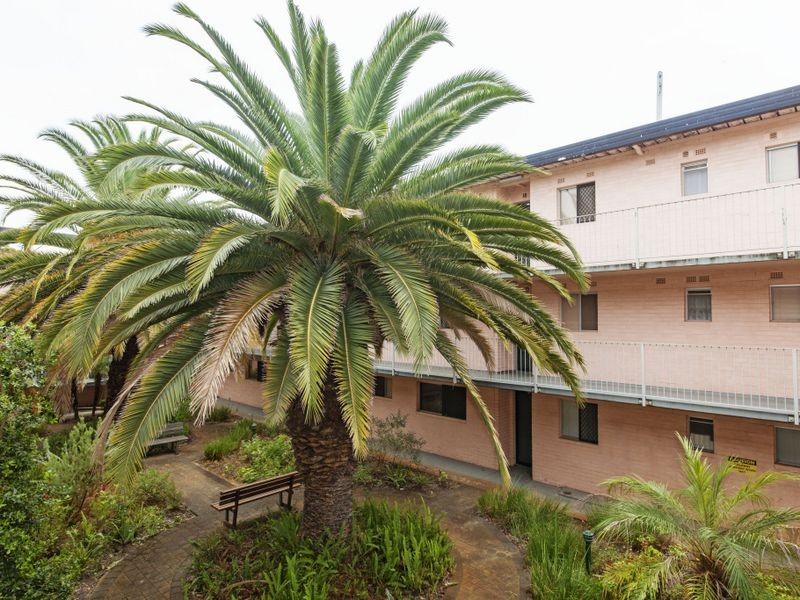 20/4 Canham Way, Orelia WA 6167