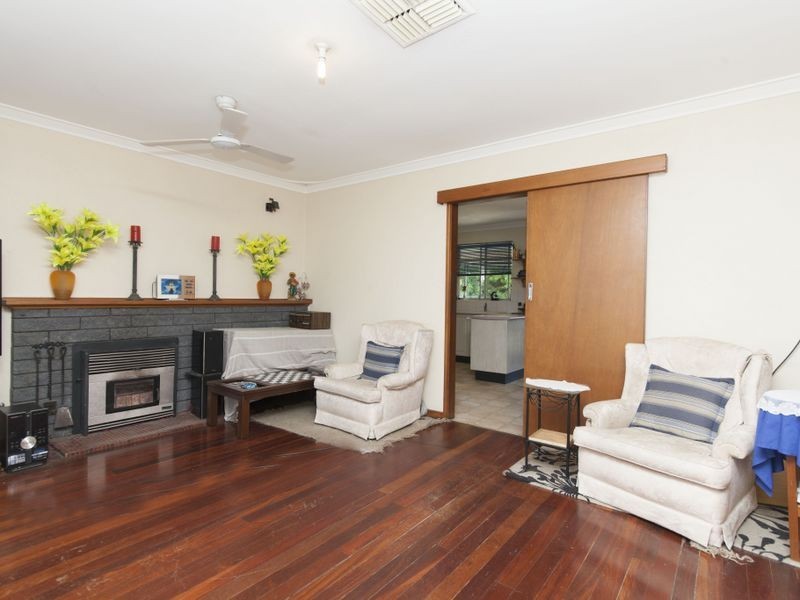 9 Dargin Place, Orelia WA 6167