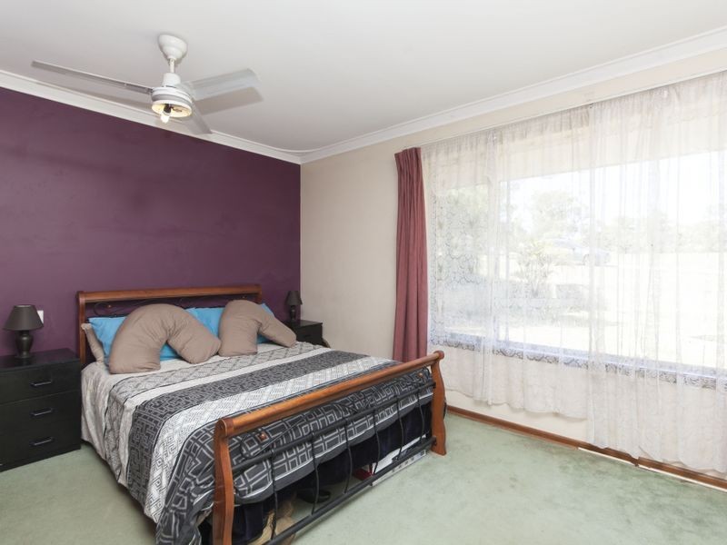 9 Dargin Place, Orelia WA 6167