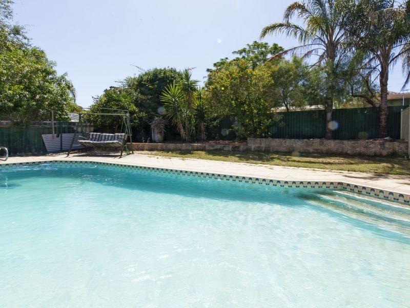 9 Dargin Place, Orelia WA 6167