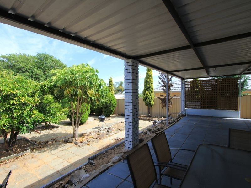 38 Woodley Way, Parmelia WA 6167