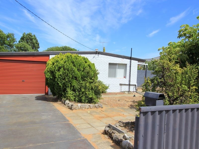 38 Woodley Way, Parmelia WA 6167
