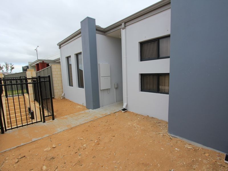 68 Ryhill Crescent, Wellard WA 6170