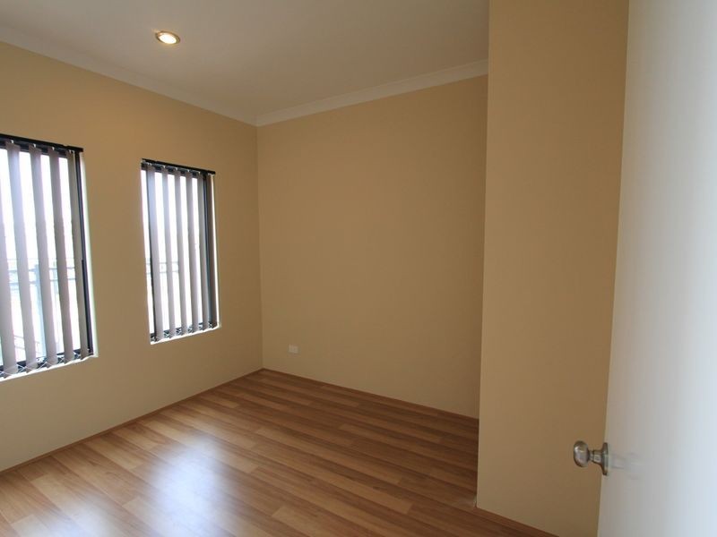 68 Ryhill Crescent, Wellard WA 6170