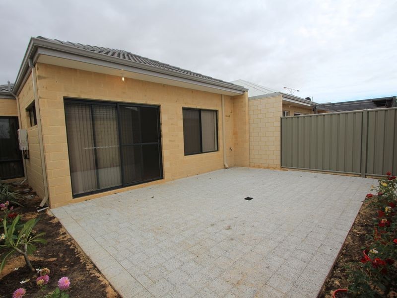 68 Ryhill Crescent, Wellard WA 6170