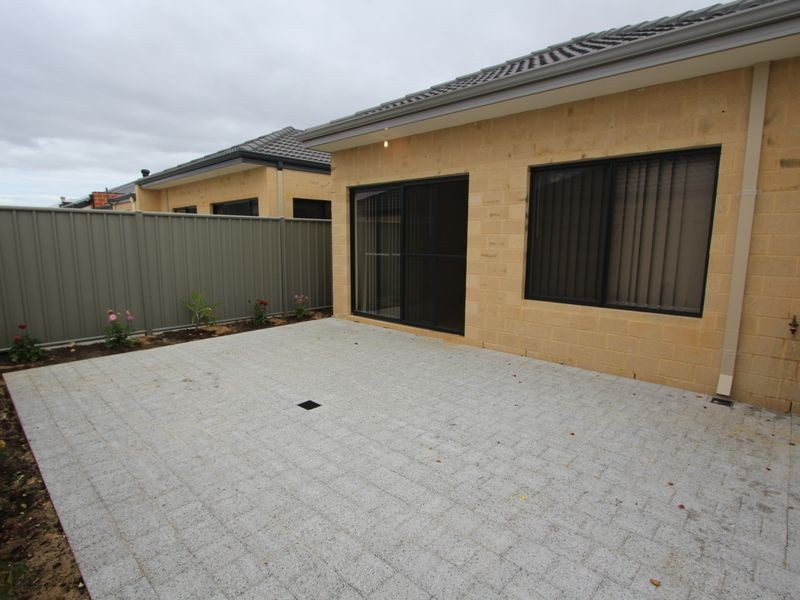 68 Ryhill Crescent, Wellard WA 6170