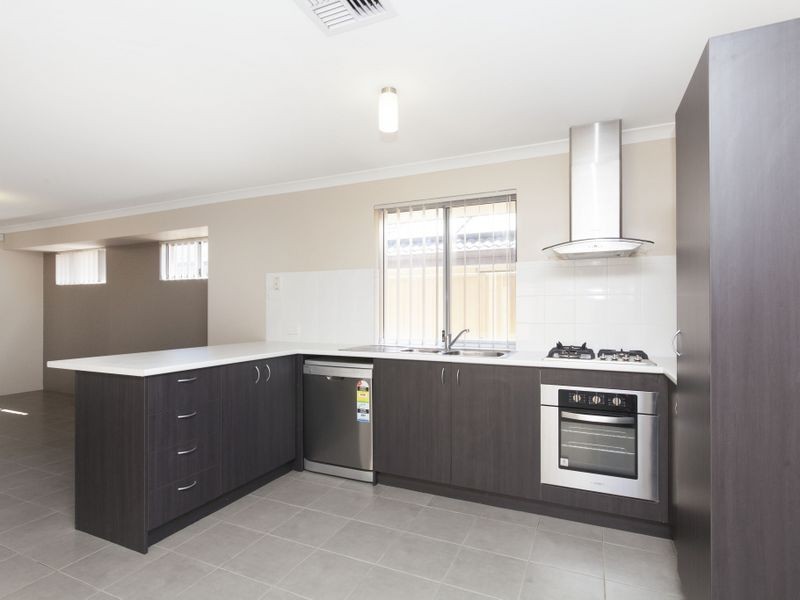 14 Darton Loop, Bertram WA 6167