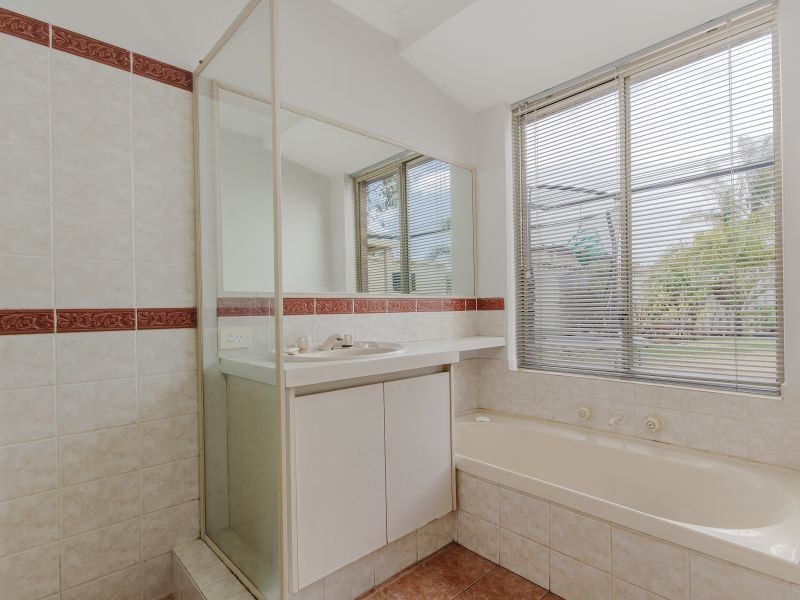 10 Nottingham Parkway, Orelia WA 6167