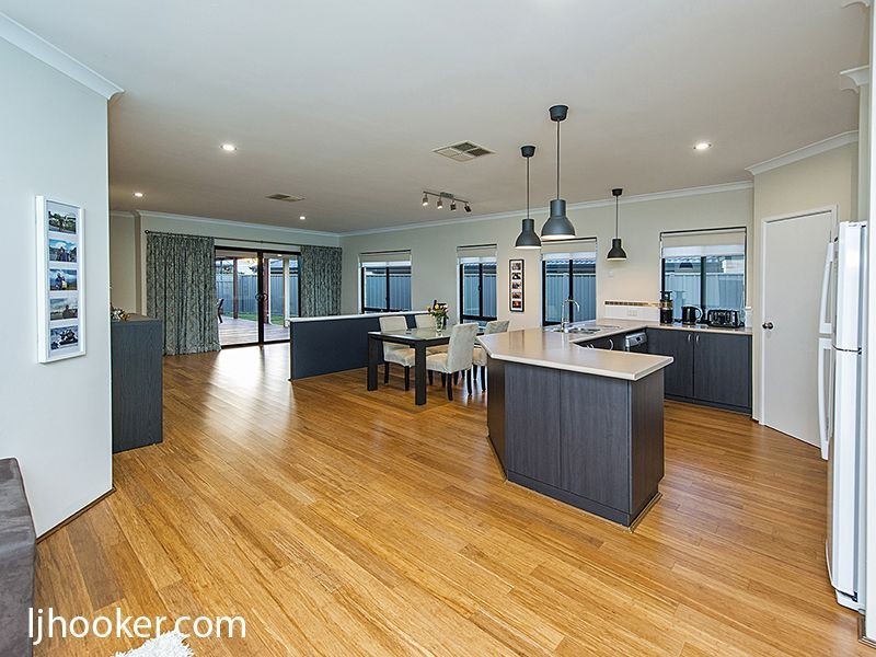 12 Petersfield Lane, Wellard WA 6170