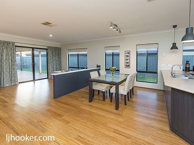 12 Petersfield Lane, Wellard WA 6170