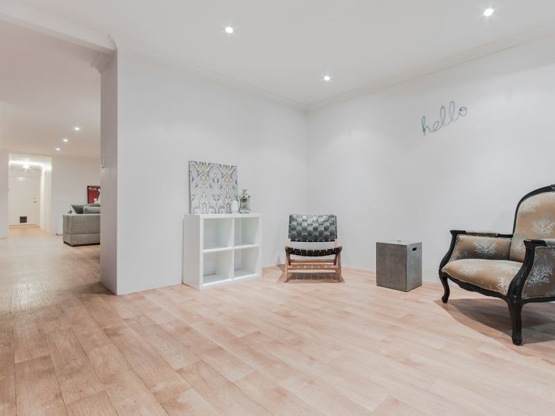 4 Cheltenham Loop, Bertram WA 6167