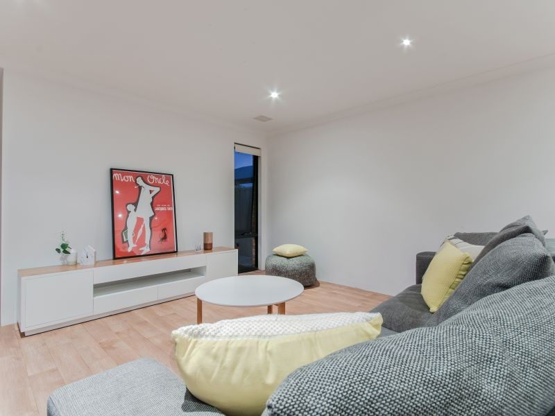 4 Cheltenham Loop, Bertram WA 6167