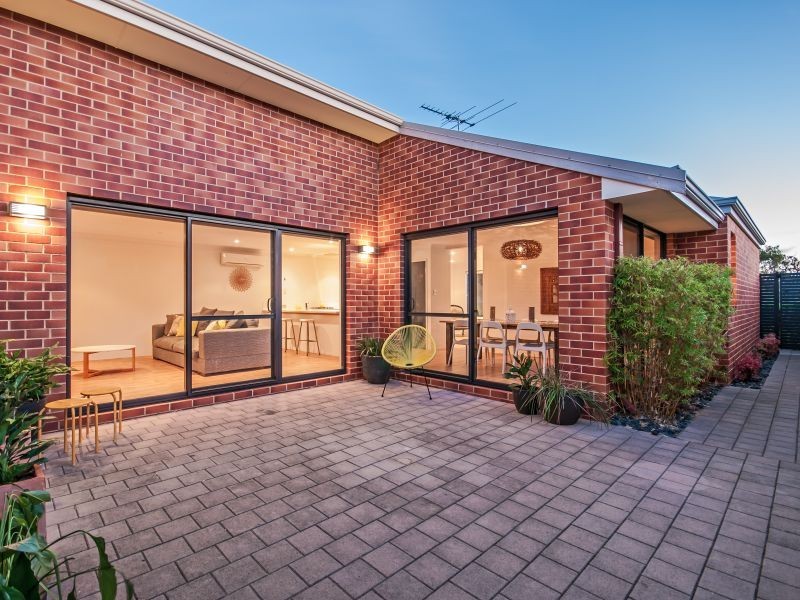 4 Cheltenham Loop, Bertram WA 6167