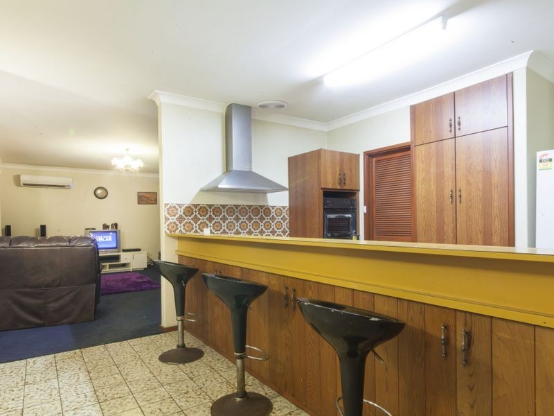 576 Hopkinson Road, Oakford WA 6121