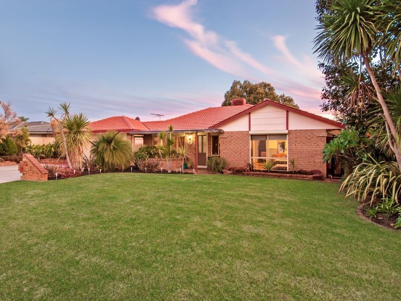 11 Geographe Way, Thornlie WA 6108