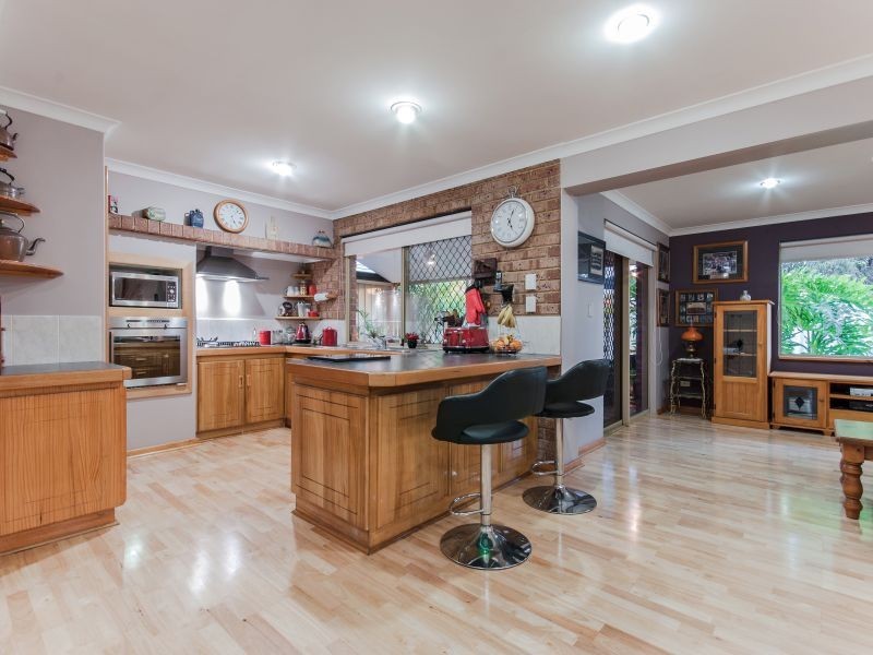 11 Geographe Way, Thornlie WA 6108