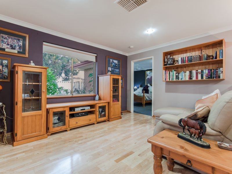 11 Geographe Way, Thornlie WA 6108