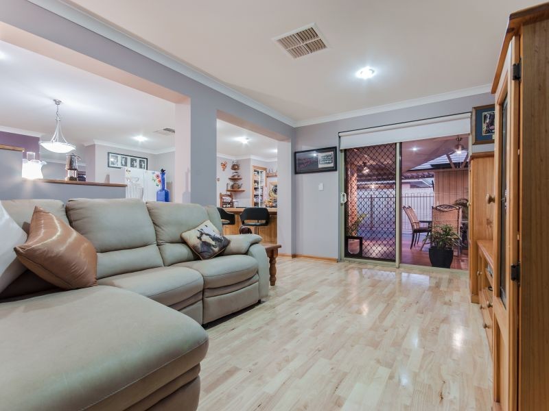 11 Geographe Way, Thornlie WA 6108