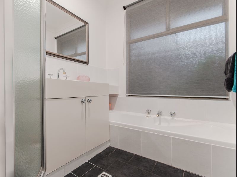 11 Geographe Way, Thornlie WA 6108