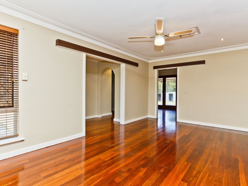 11 Pudney Place, Orelia WA 6167