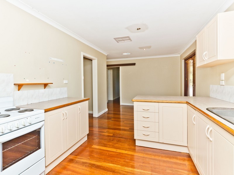 11 Pudney Place, Orelia WA 6167