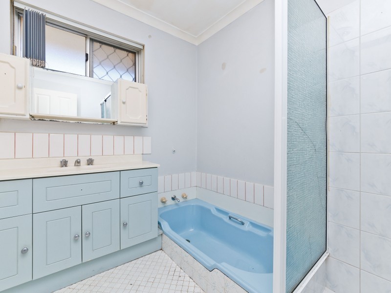 11 Pudney Place, Orelia WA 6167