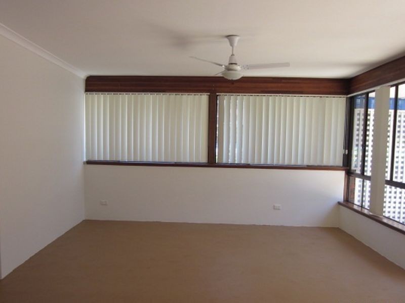 28 Mandfield Way, Parmelia WA 6167