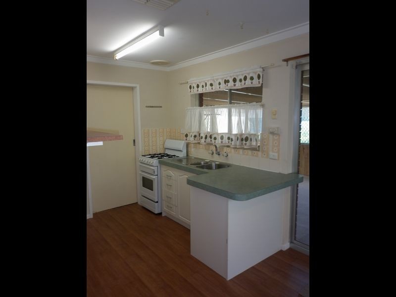 18 Morrit Way, Parmelia WA 6167