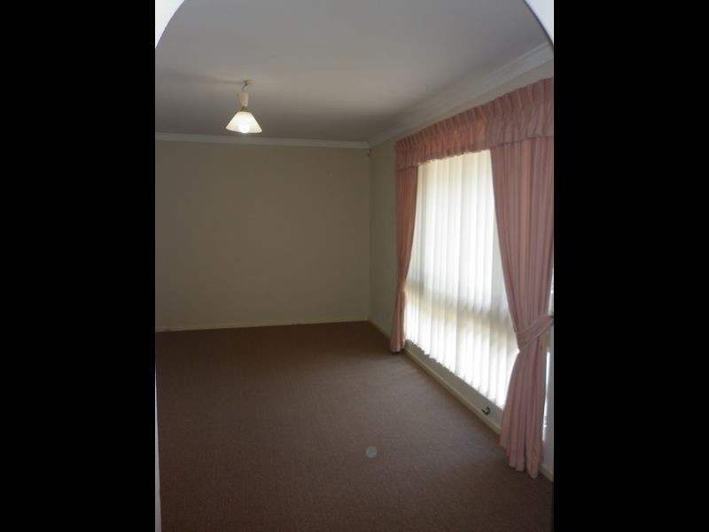 18 Morrit Way, Parmelia WA 6167