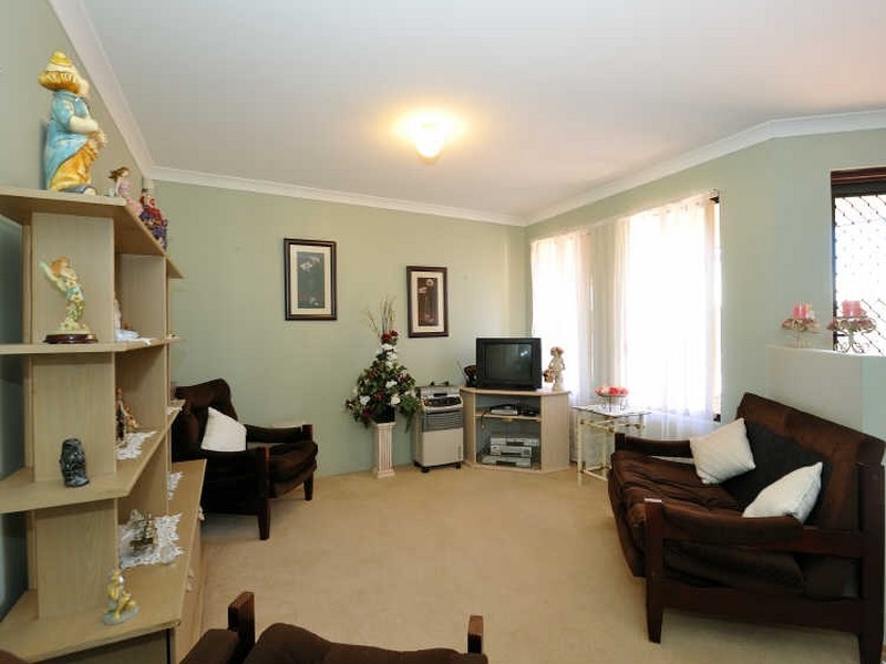 9 Tudor Court, Parmelia WA 6167