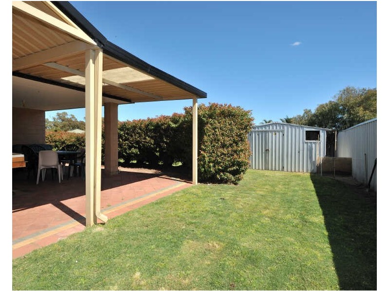 9 Tudor Court, Parmelia WA 6167