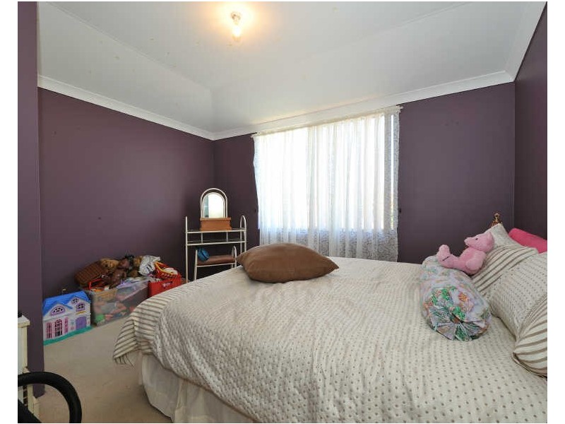 9 Tudor Court, Parmelia WA 6167