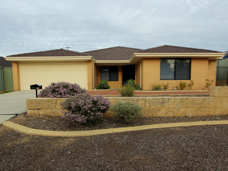 10 Campden Loop, Parmelia WA 6167