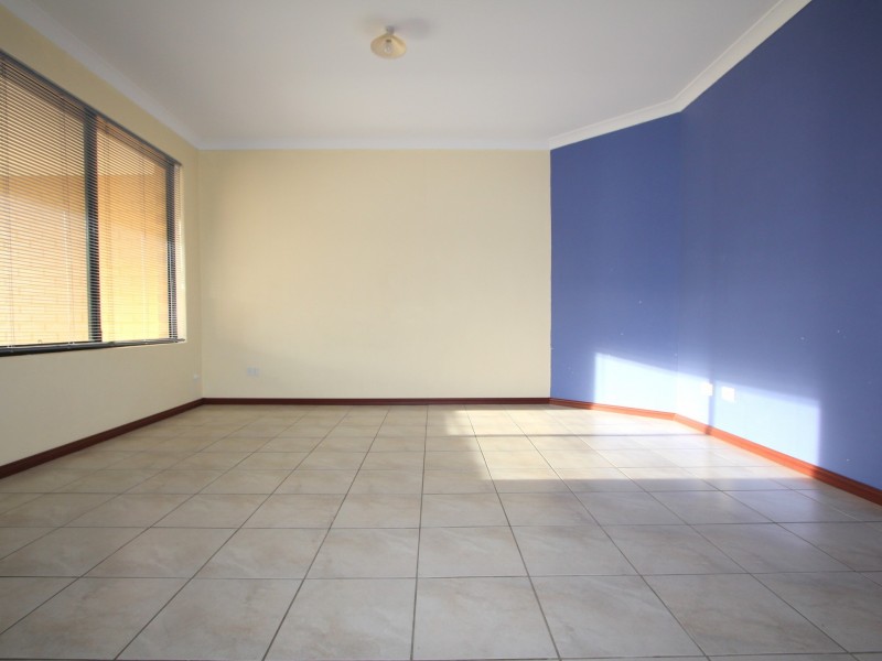 10 Campden Loop, Parmelia WA 6167