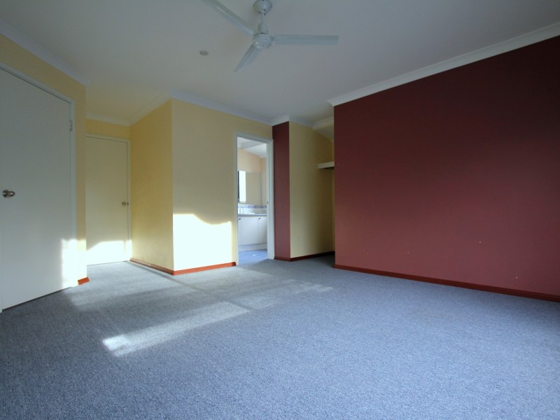 10 Campden Loop, Parmelia WA 6167