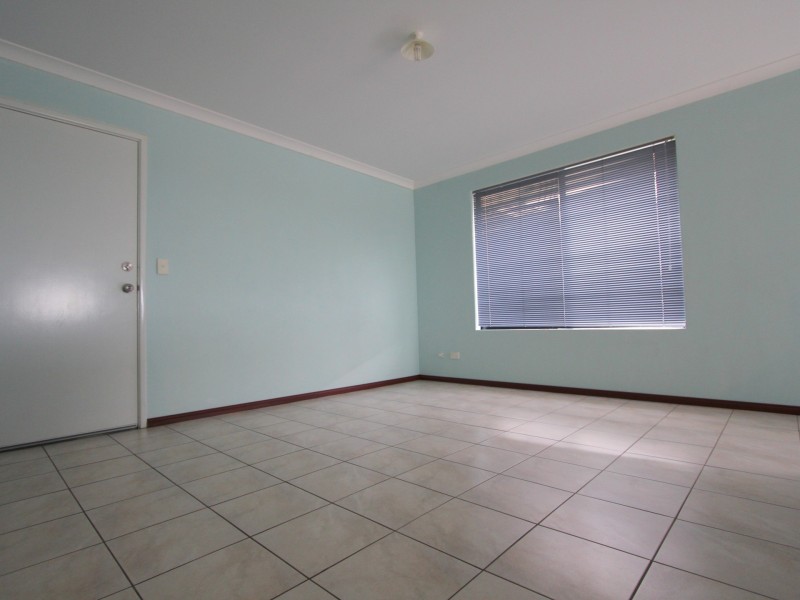 10 Campden Loop, Parmelia WA 6167