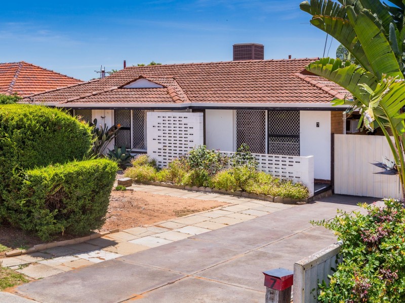 7 Sulphur Road, Orelia WA 6167