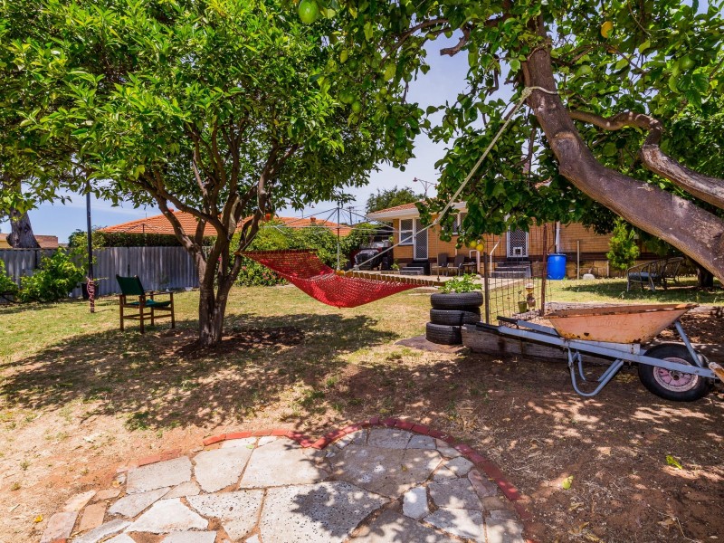 7 Sulphur Road, Orelia WA 6167