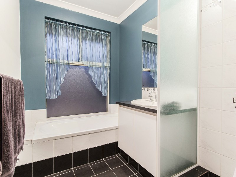 2 Hurley Way, Wellard WA 6170