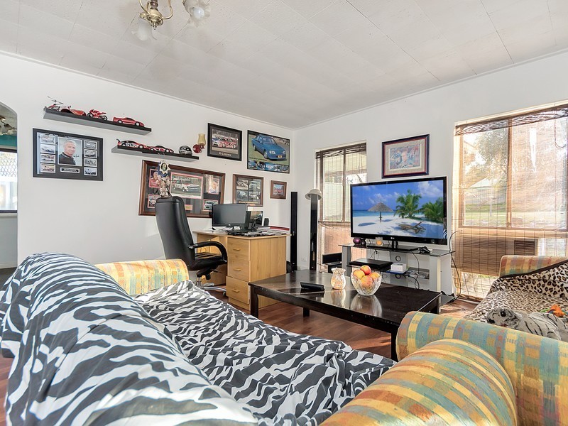 31 Chapman Road, Calista WA 6167