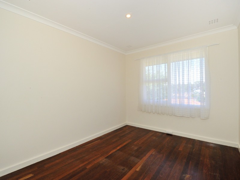 17 Hennessy Avenue, Orelia WA 6167
