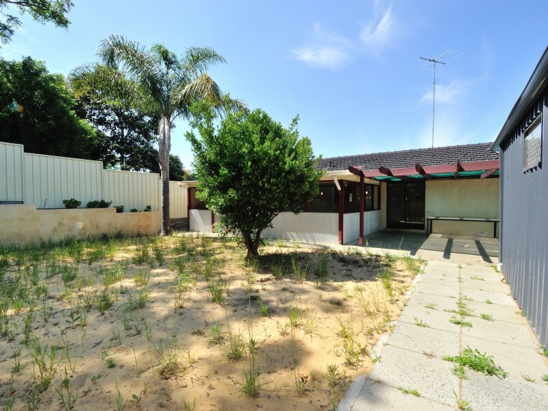 17 Hennessy Avenue, Orelia WA 6167