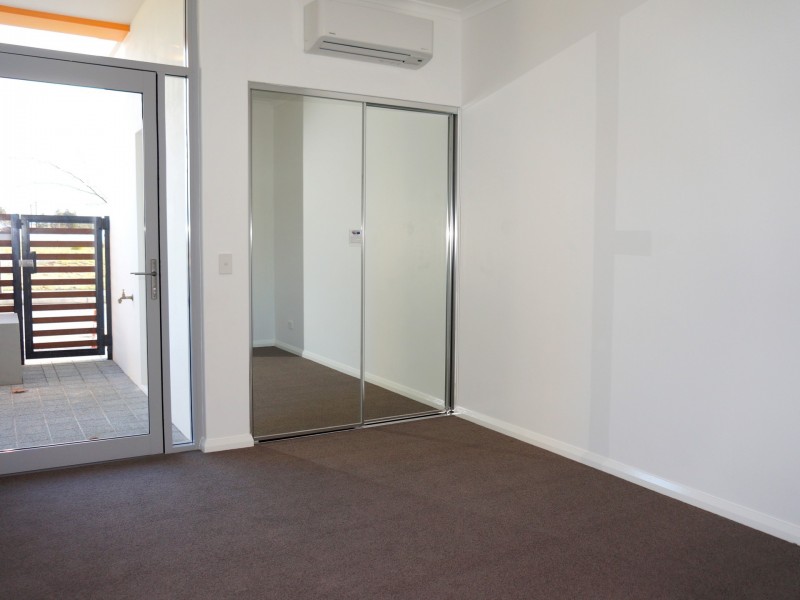 2/10 Pimlico Crescent, Wellard WA 6170