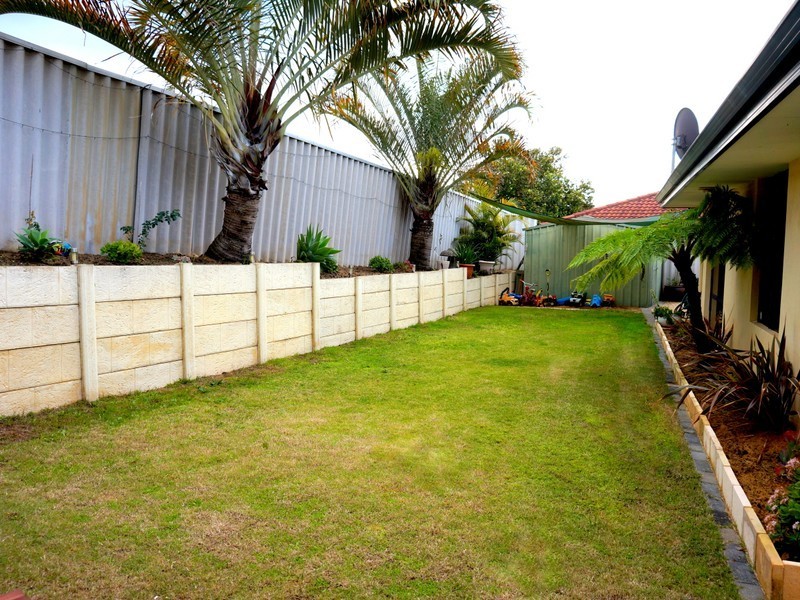 21 Brandon Mews, Parmelia WA 6167