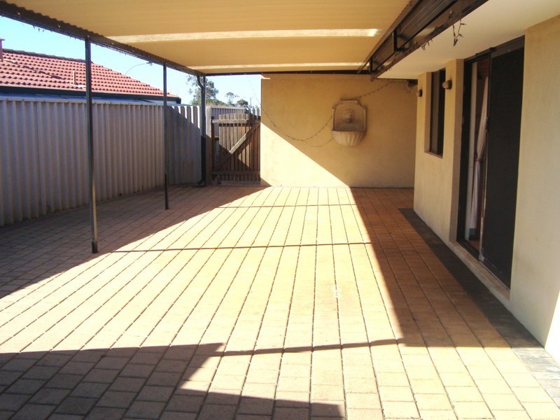 21 Brandon Mews, Parmelia WA 6167