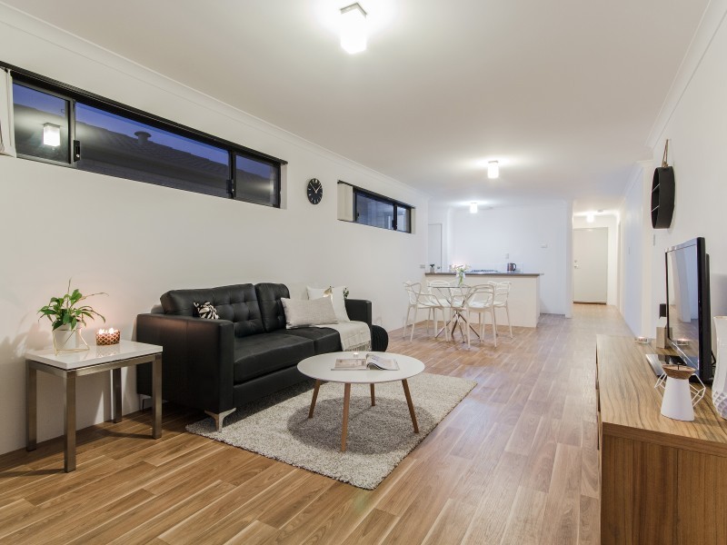 33 Silverline Bend, Bertram WA 6167