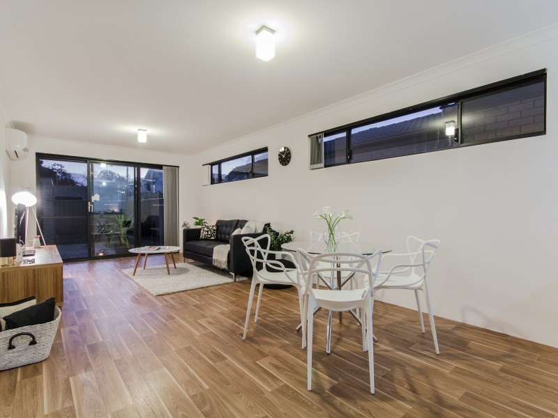 33 Silverline Bend, Bertram WA 6167